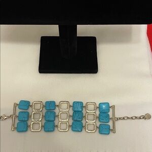 Chic Turquoise colour and Gold tone Geometric Bracelet